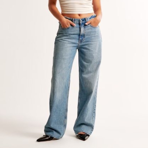 Abercrombie & Fitch Light Blue Women's Jeans - Picture 1 of 4
